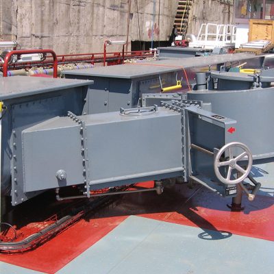 Self-loading and unloading vessels to handle powder cargoes such as cement